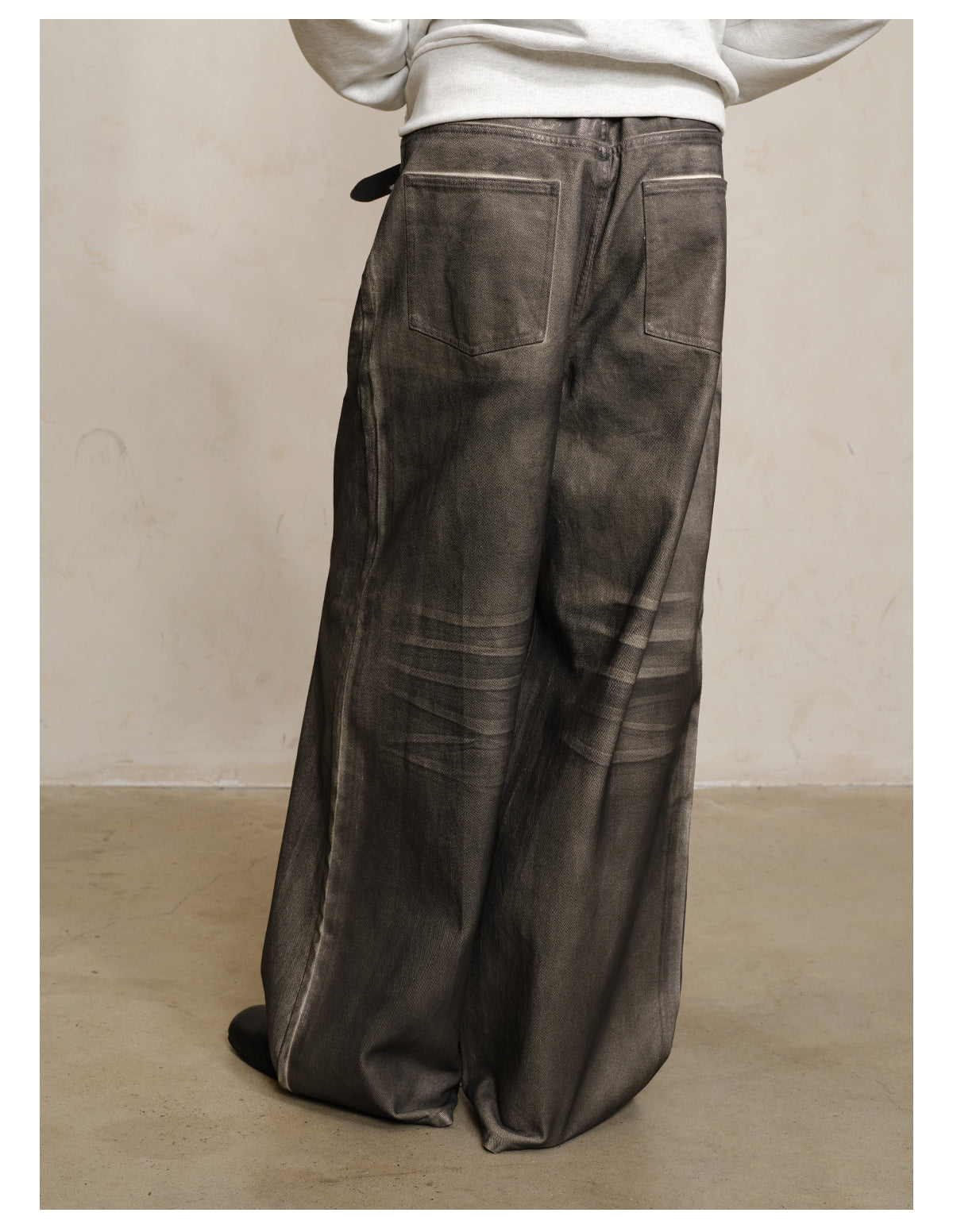 Natural Pleats Dirty Dye Jeans