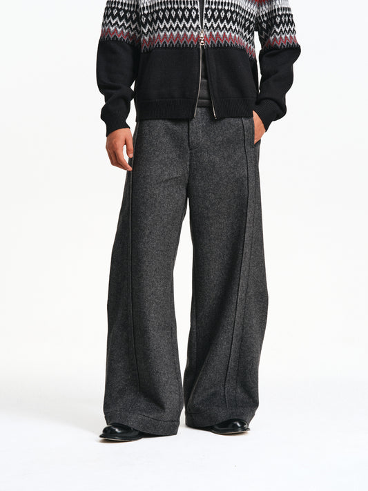 Three-dimensional cut casual pants