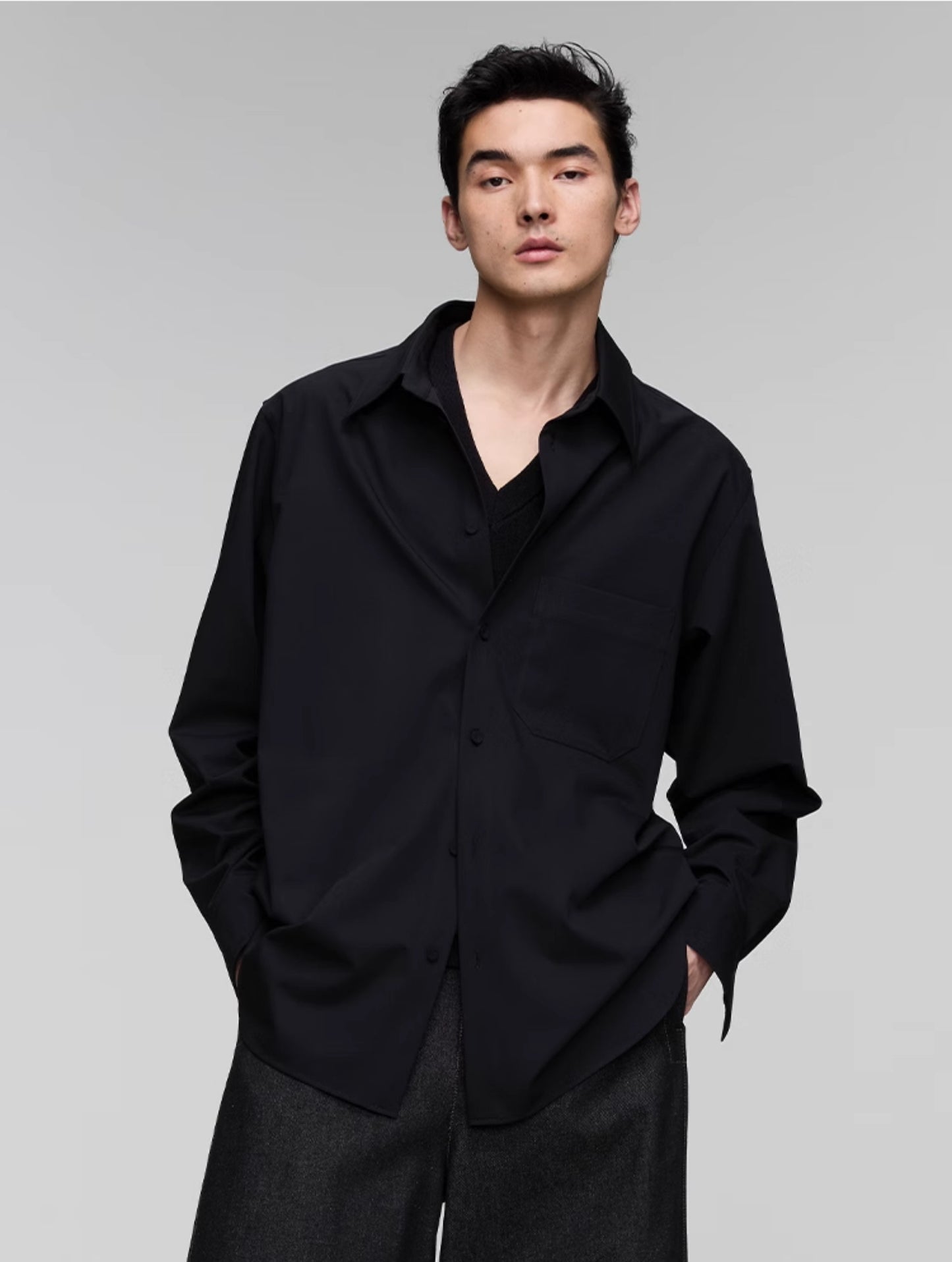 Patch pocket basic shirt