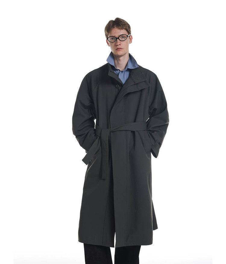 Low-style trench coat