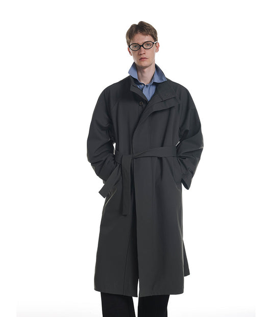 Low-style trench coat