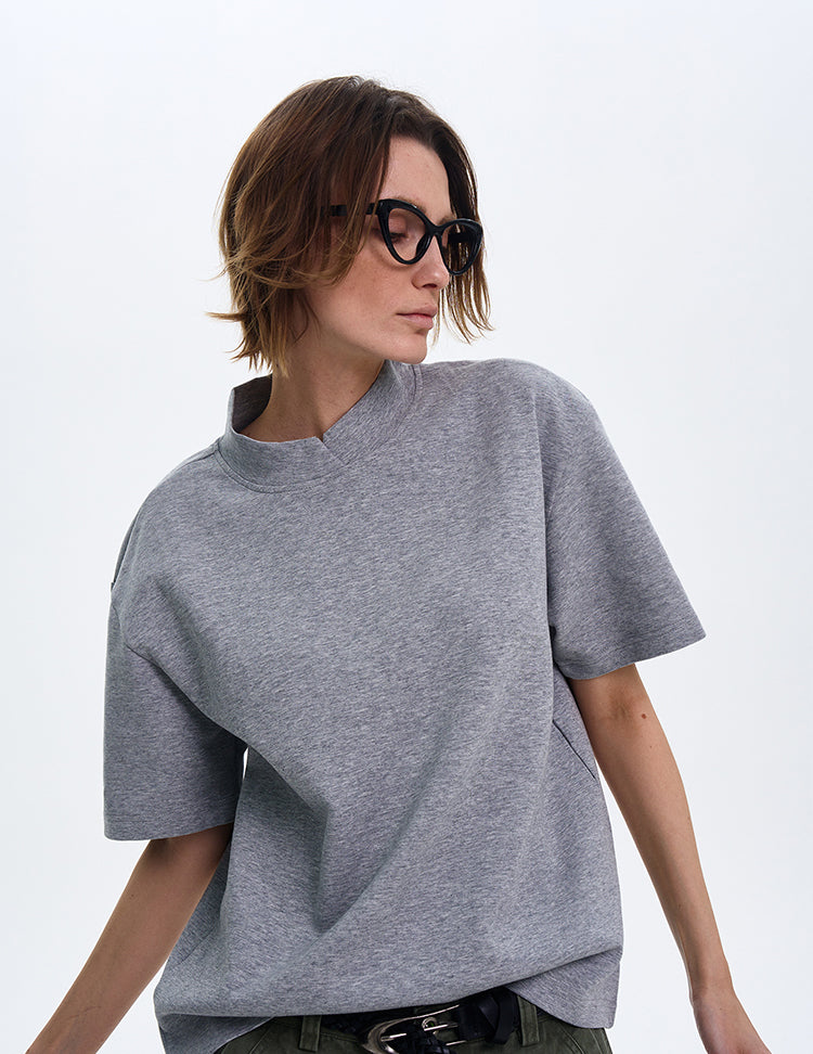 Air layer stand collar T-shirt