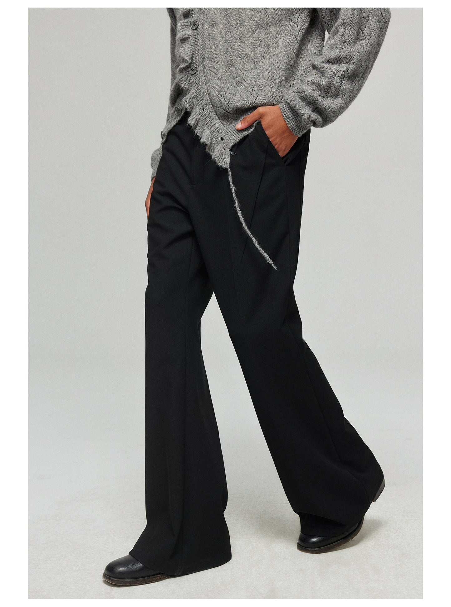 Draped pocket wrinkle-resistant flare pants