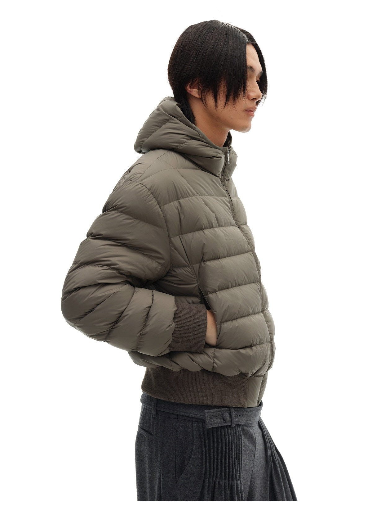 Loose-fitting hooded down jacket