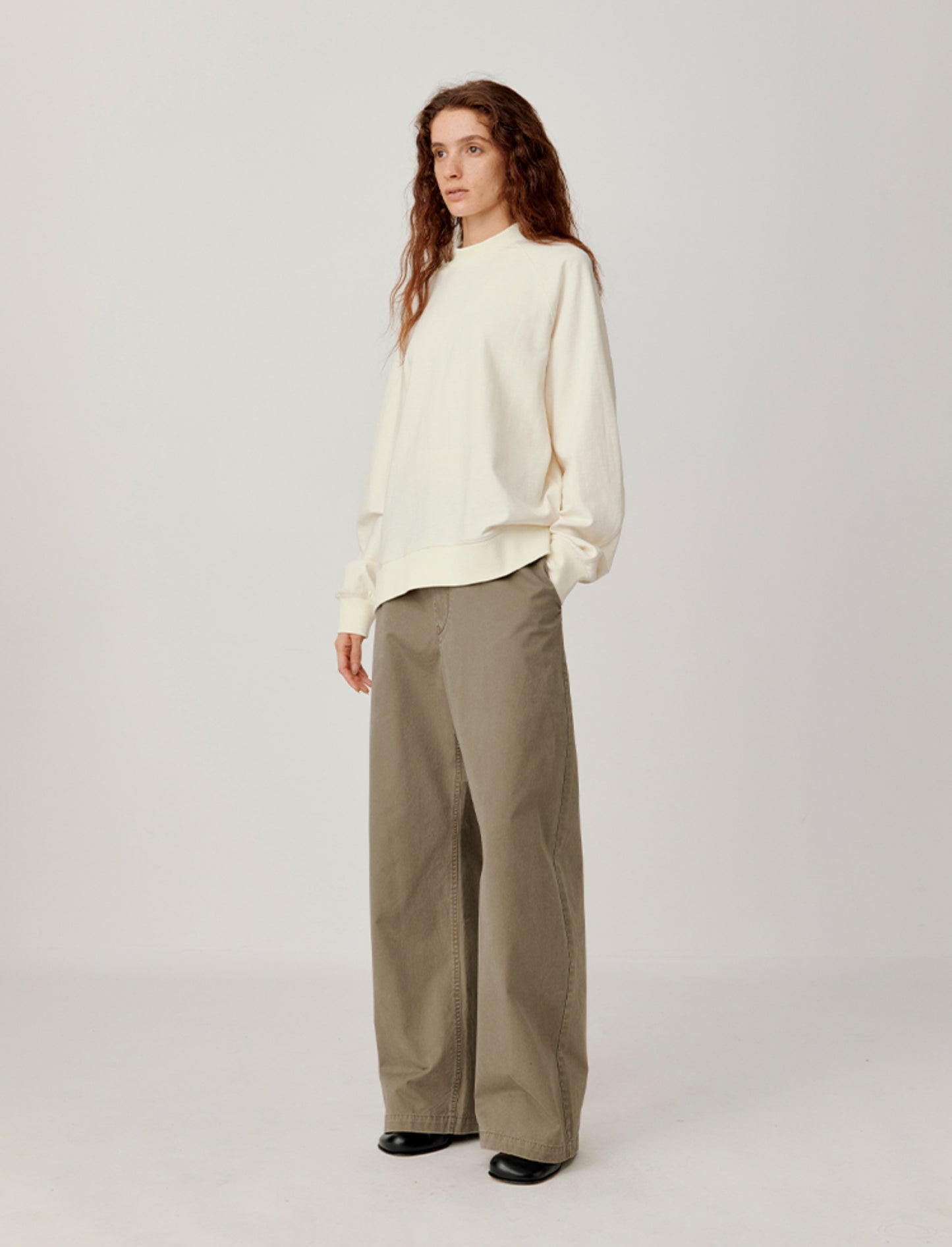 Rib-Knit Round Neck Sweatshirt