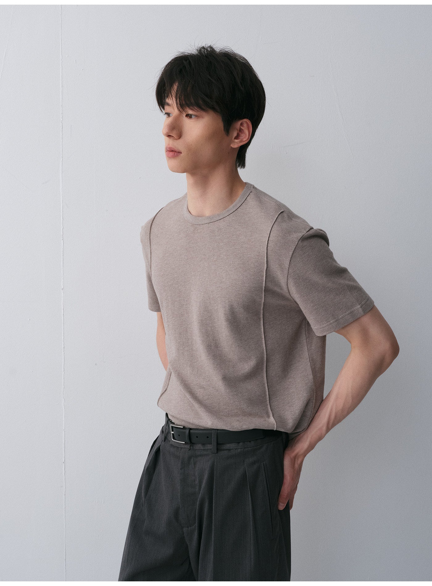 피티드 라운드넥 티셔츠