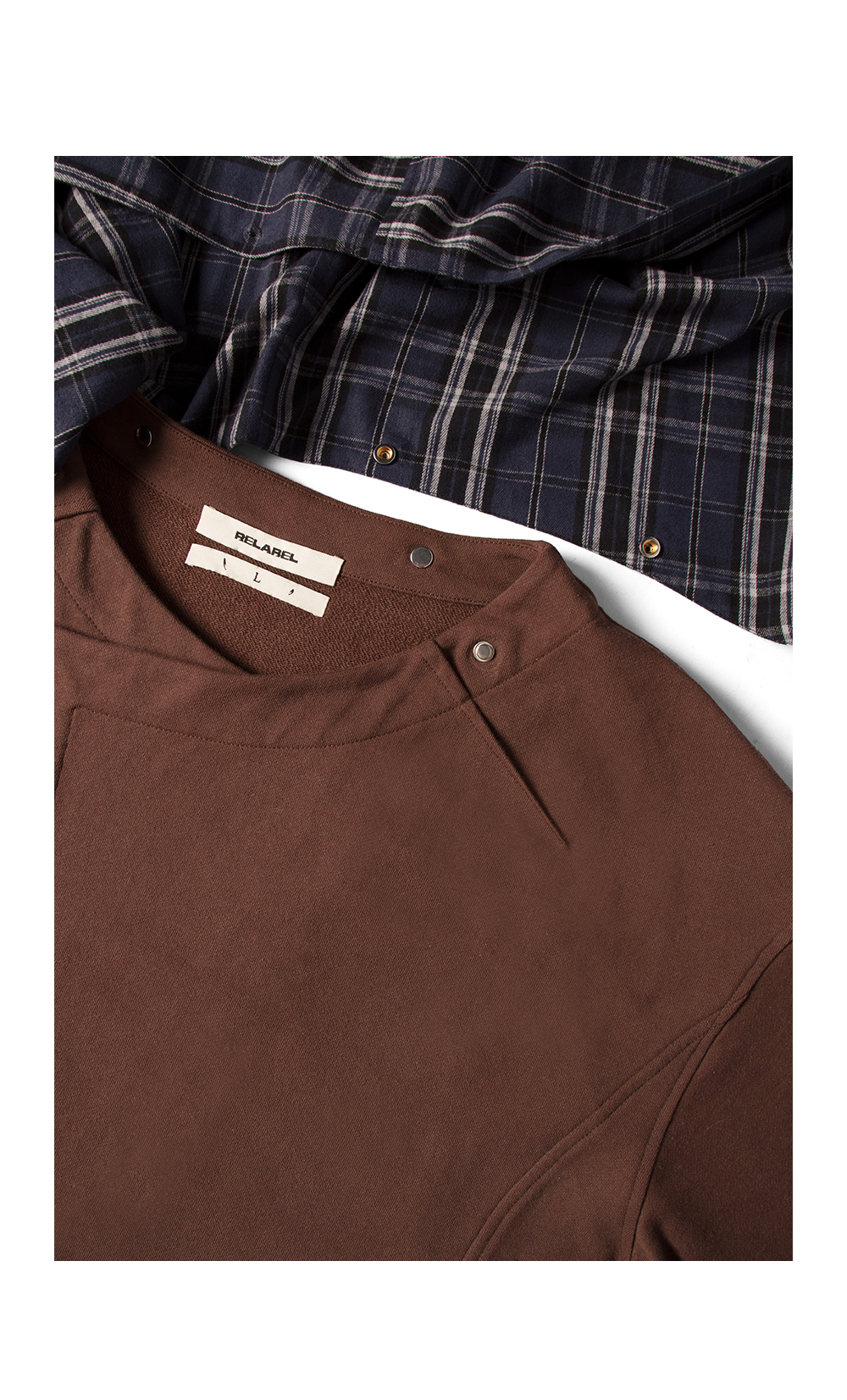 Sweatshirt with detachable hood