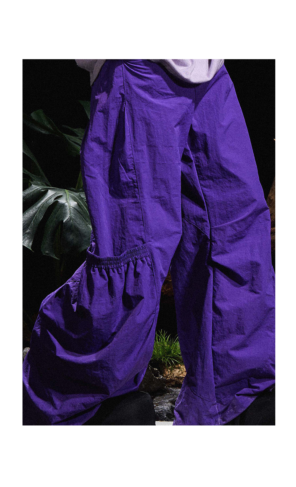 Multi-pocket pleated scimitar nylon pants