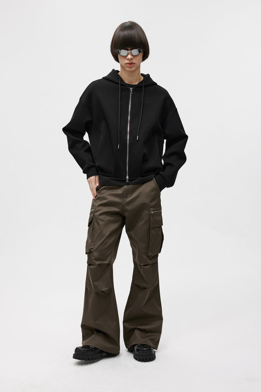 Three-dimensional patch pocket casual pants