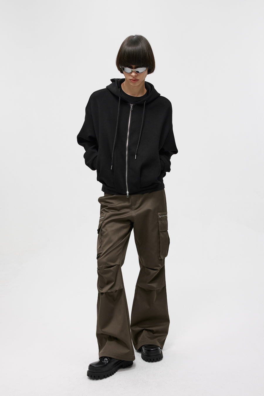 Three-dimensional patch pocket casual pants