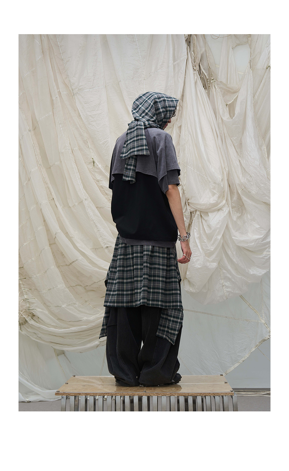 Removable decorative scarf