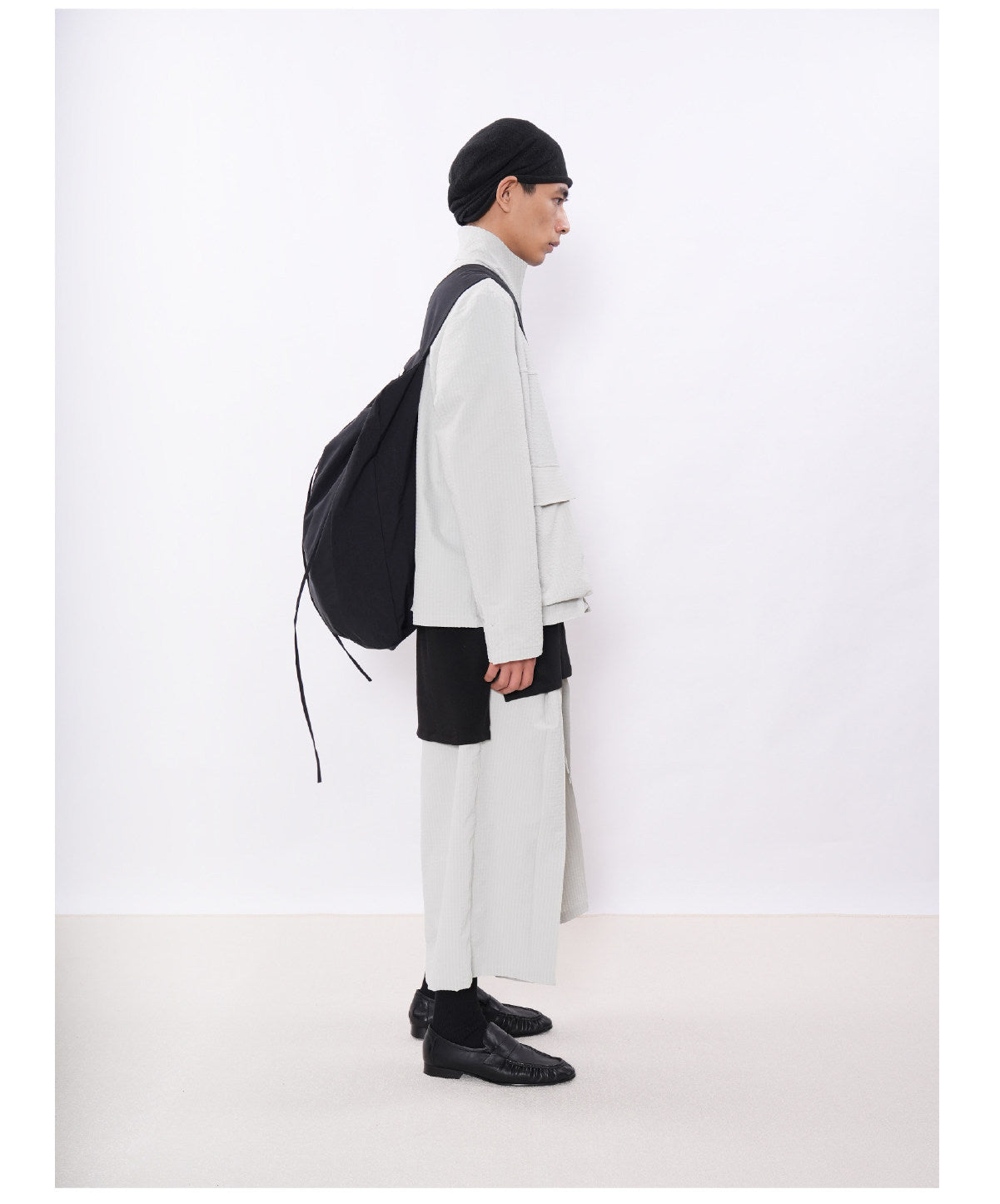 Casual 3/4-Length Pants with Pleated Waistband