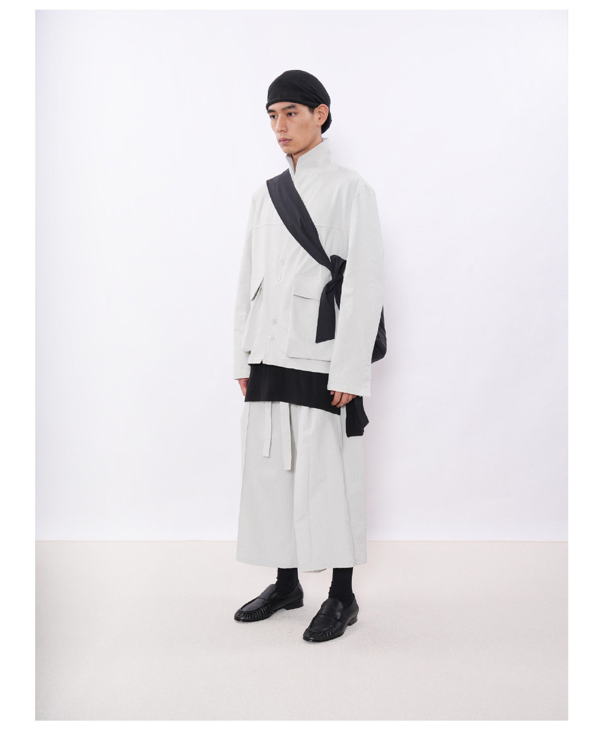 Casual 3/4-Length Pants with Pleated Waistband