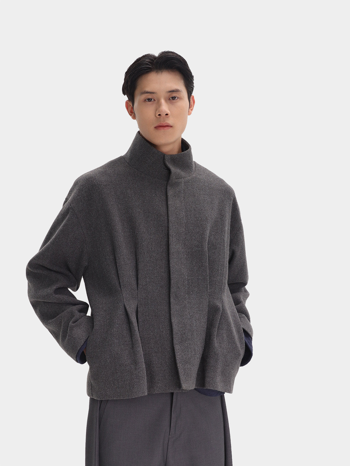 Pleated woolen jacket