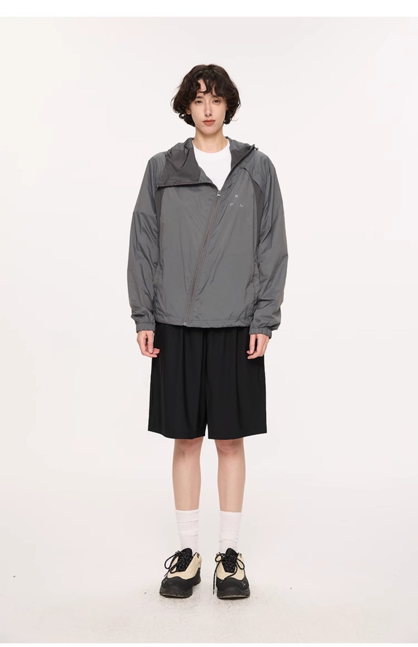 Breathable straight shoulder jacket