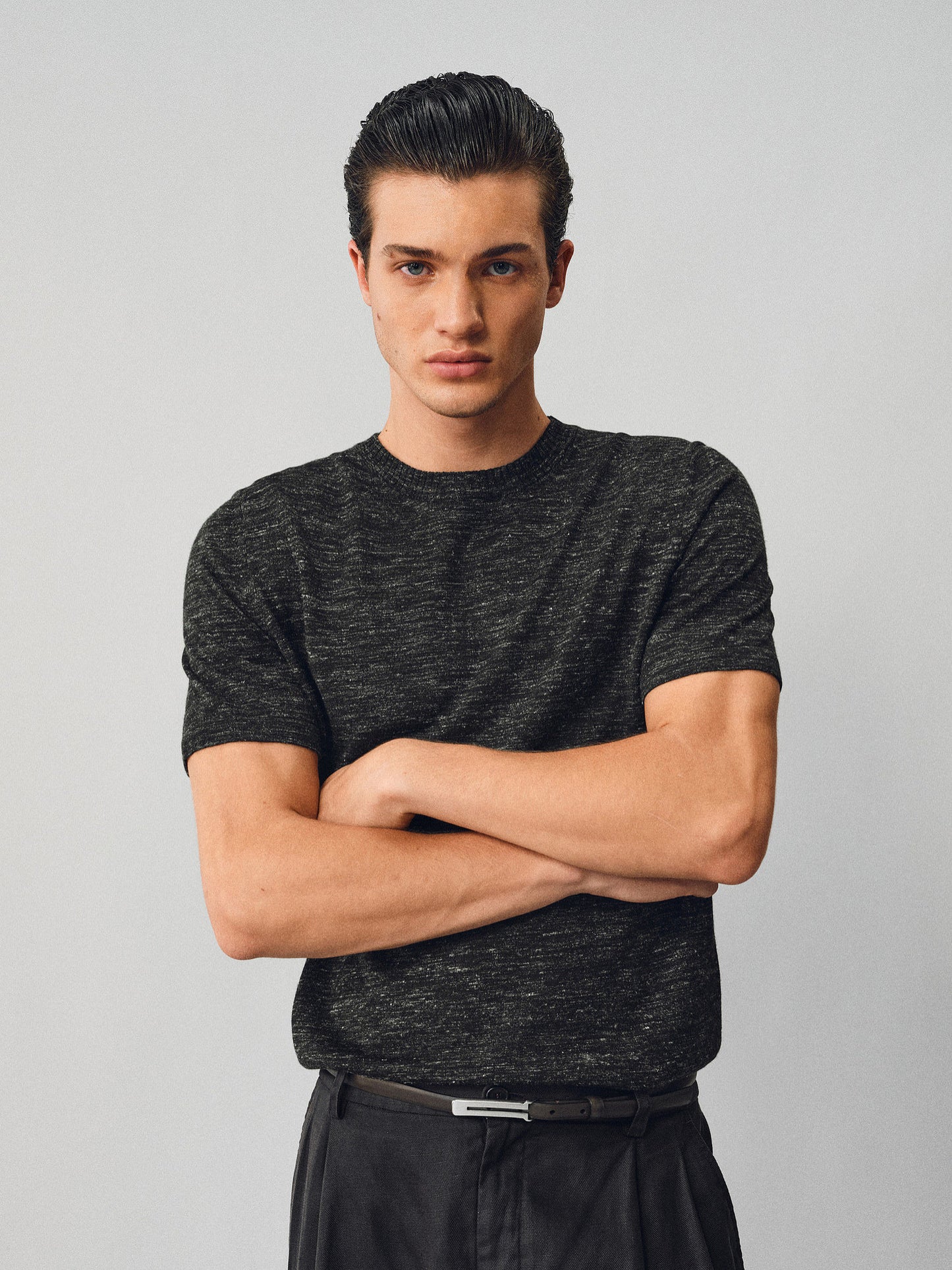 Tight-fitting T-shirt