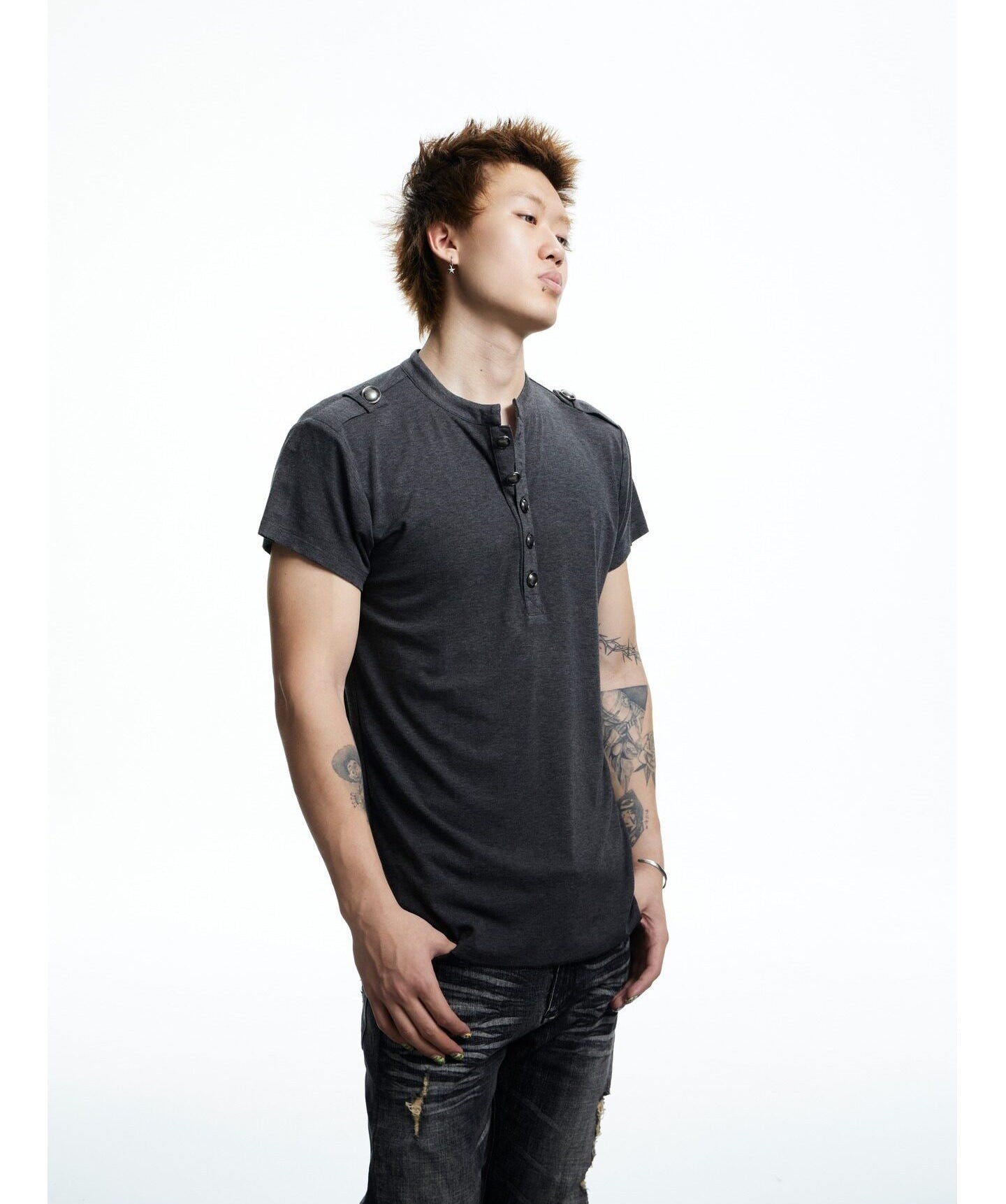 Retro-Style Henley Neck T-Shirt　