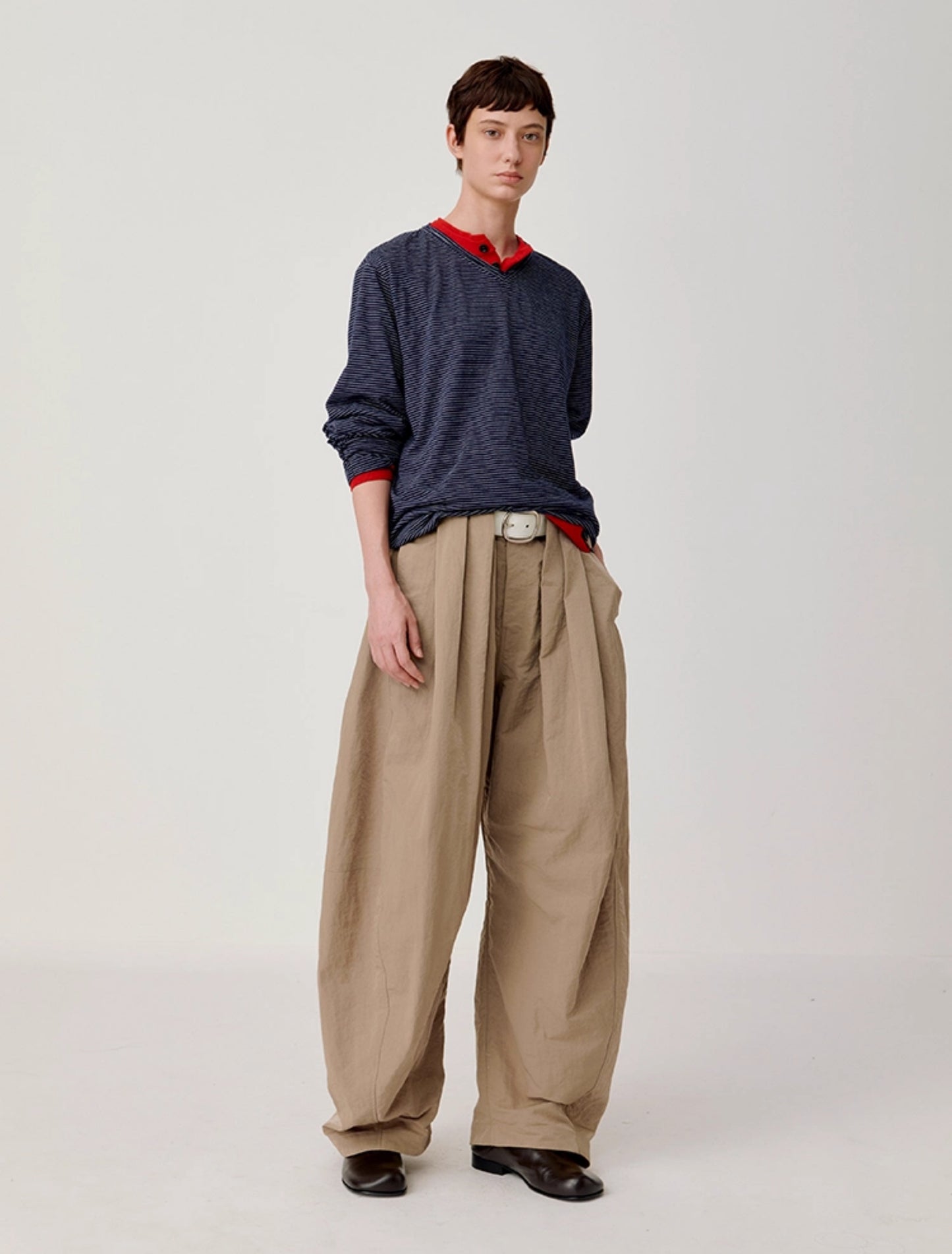 Retro Carl V-넥 T-셔츠