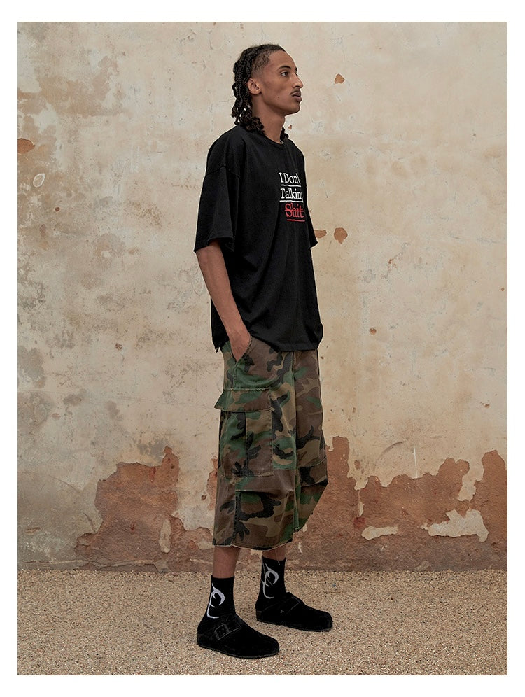 Loose silhouette cargo shorts