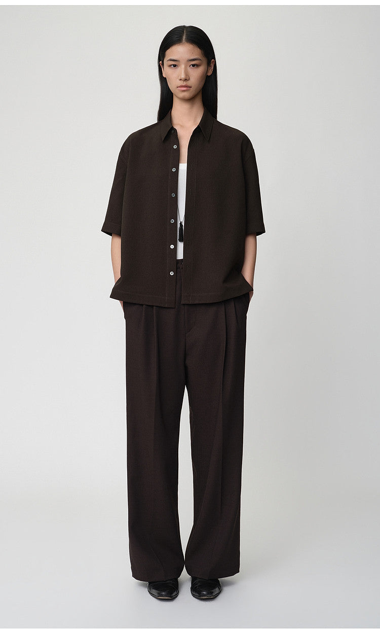 Standard Color Shirt with Pleats on the Side Seams
