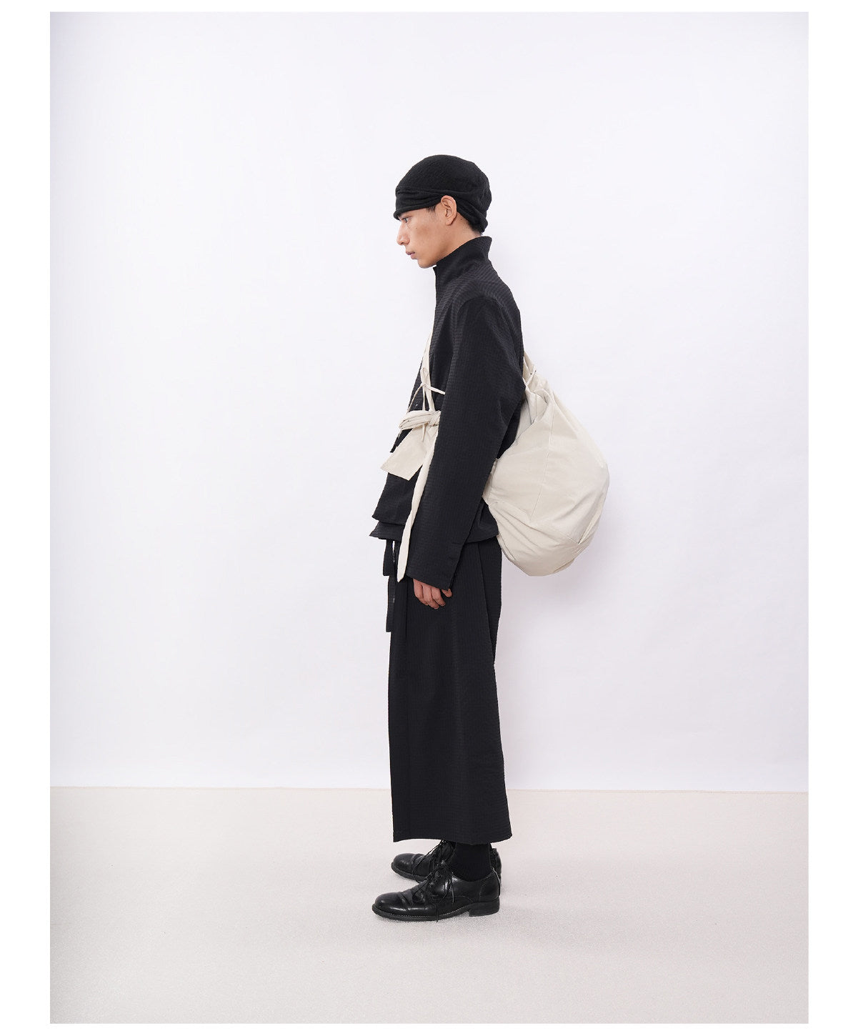 Casual 3/4-Length Pants with Pleated Waistband