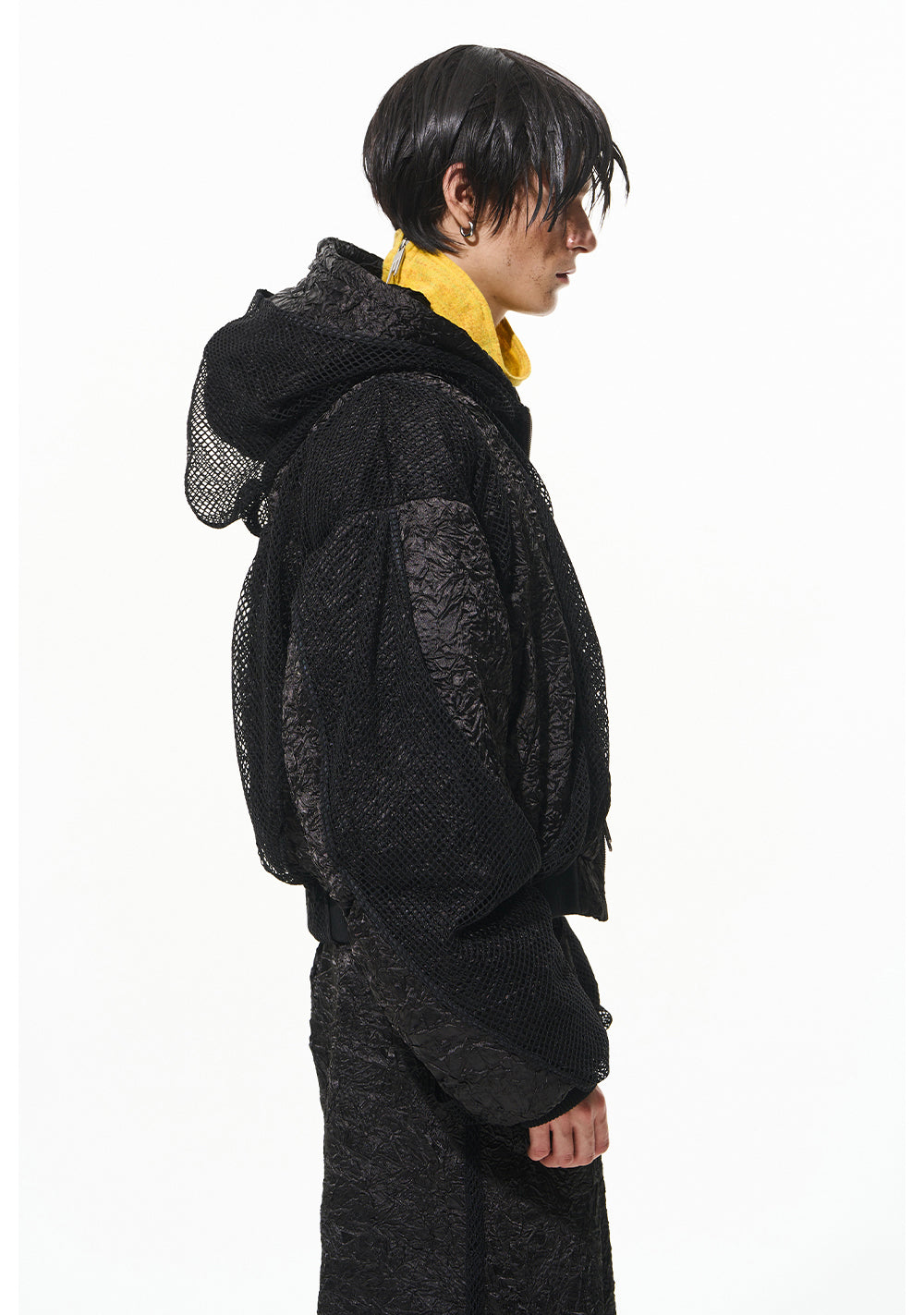 Two-layer wraparound hooded bomber jacket