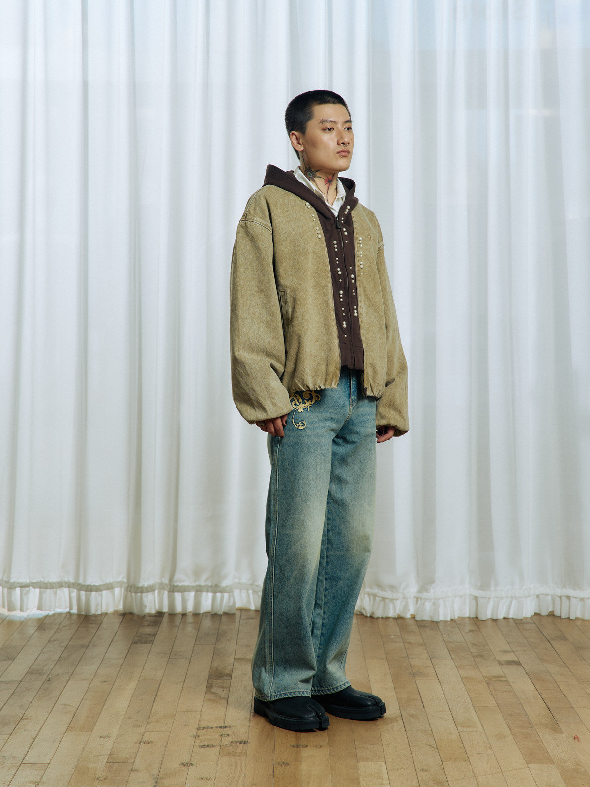 Embroidered Two-Tone Wash Straight Leg Jeans