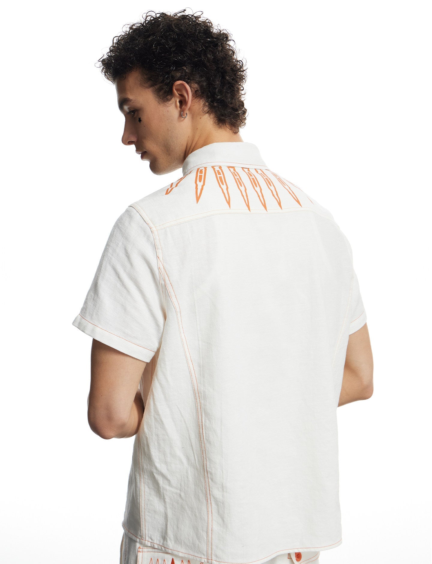 Contrast-Color Breathable Shirt