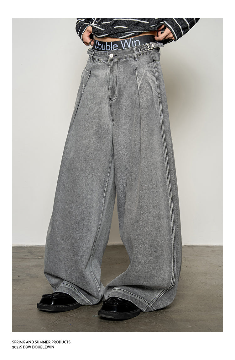 Loose Pleated Jeans