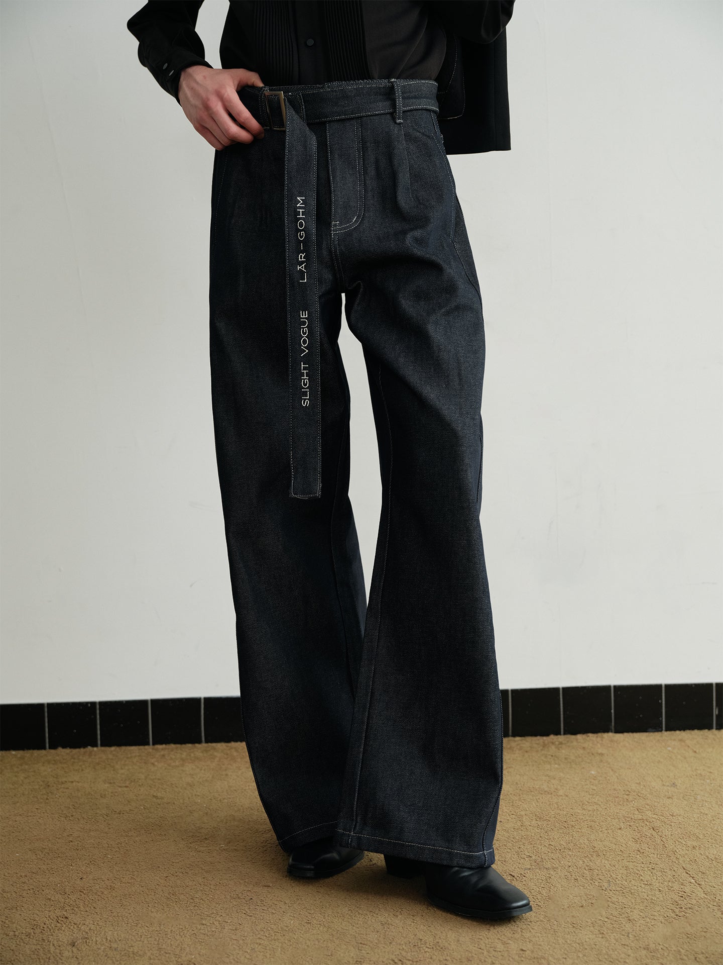 Natural Pleat Denim Pants