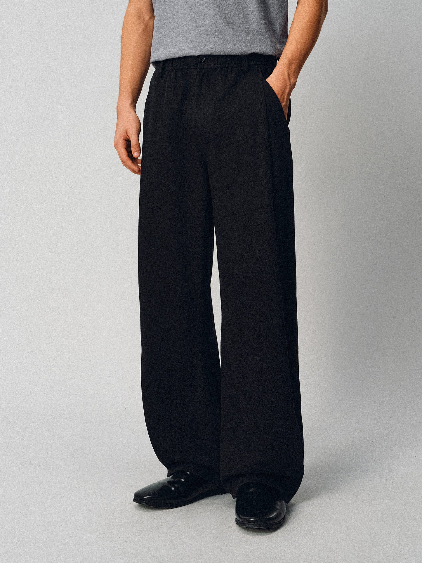 Casual Pants with Side Pleats and Elastic Waistband
