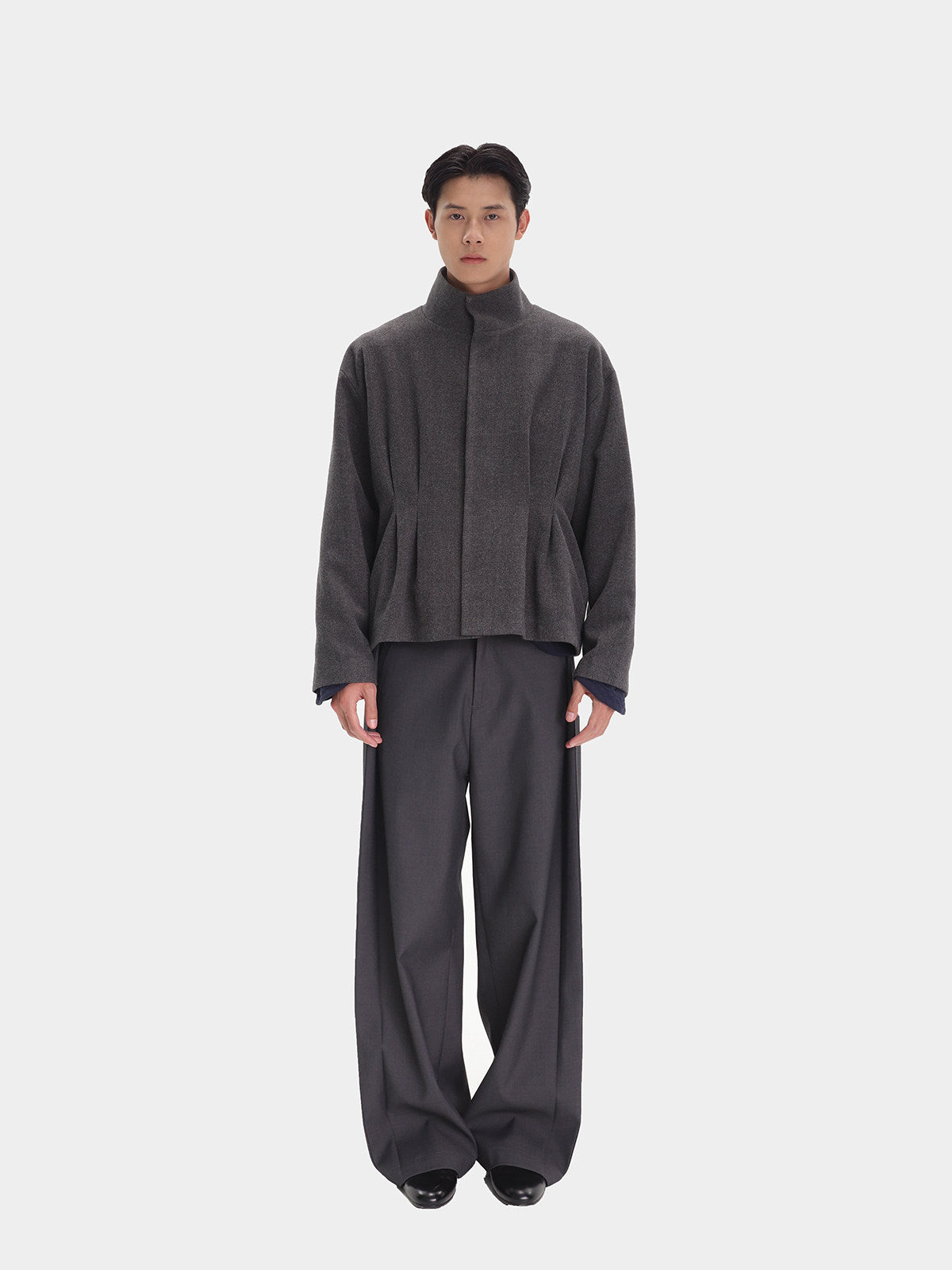 Pleated woolen jacket