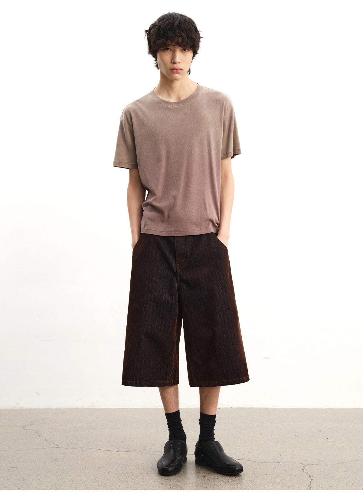 Herringbone-patterned corduroy cropped pants