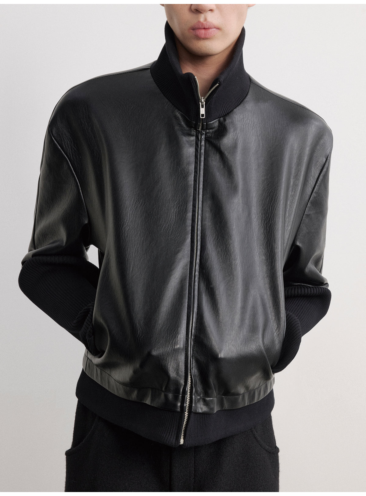 Short leather jacket