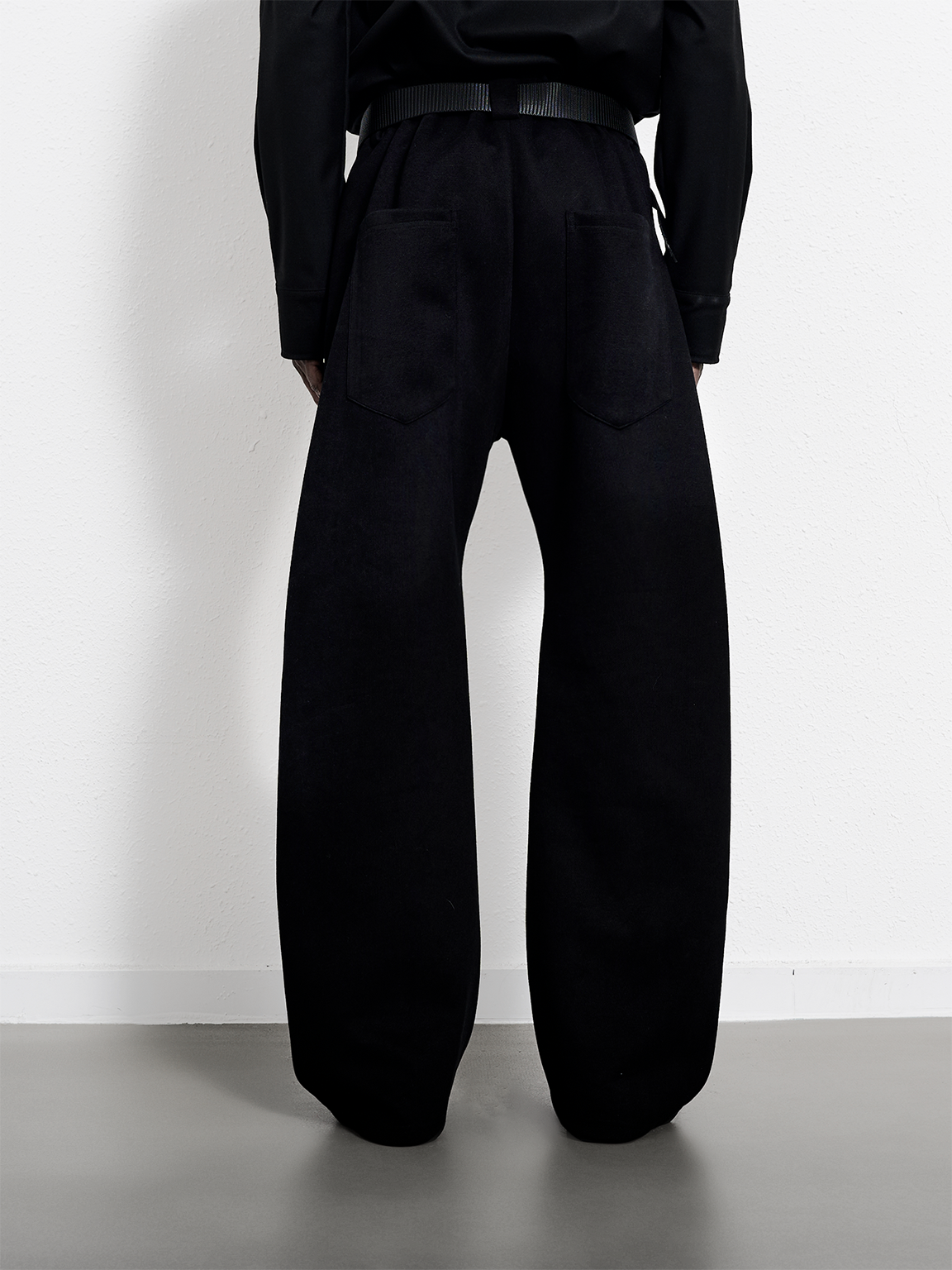 Box pleated sweatpants
