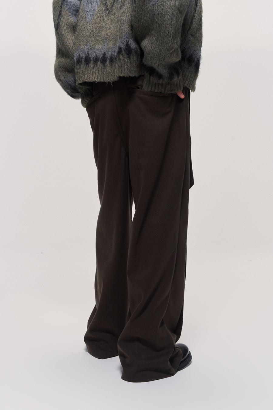 Center seam casual pants