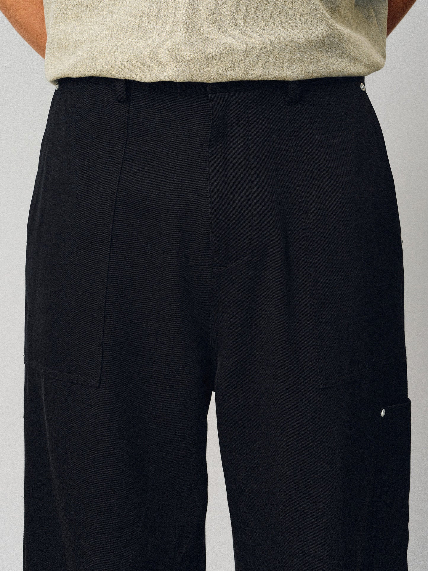 Work pants with pockets