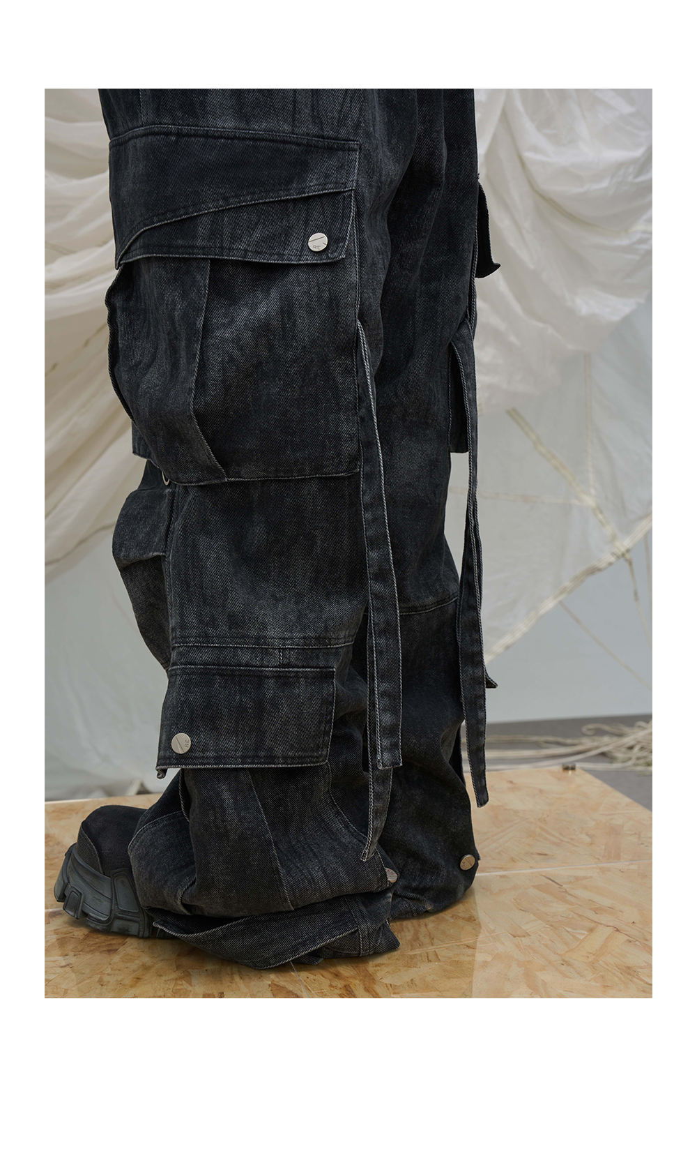 Washed multi-pocket bomber pants