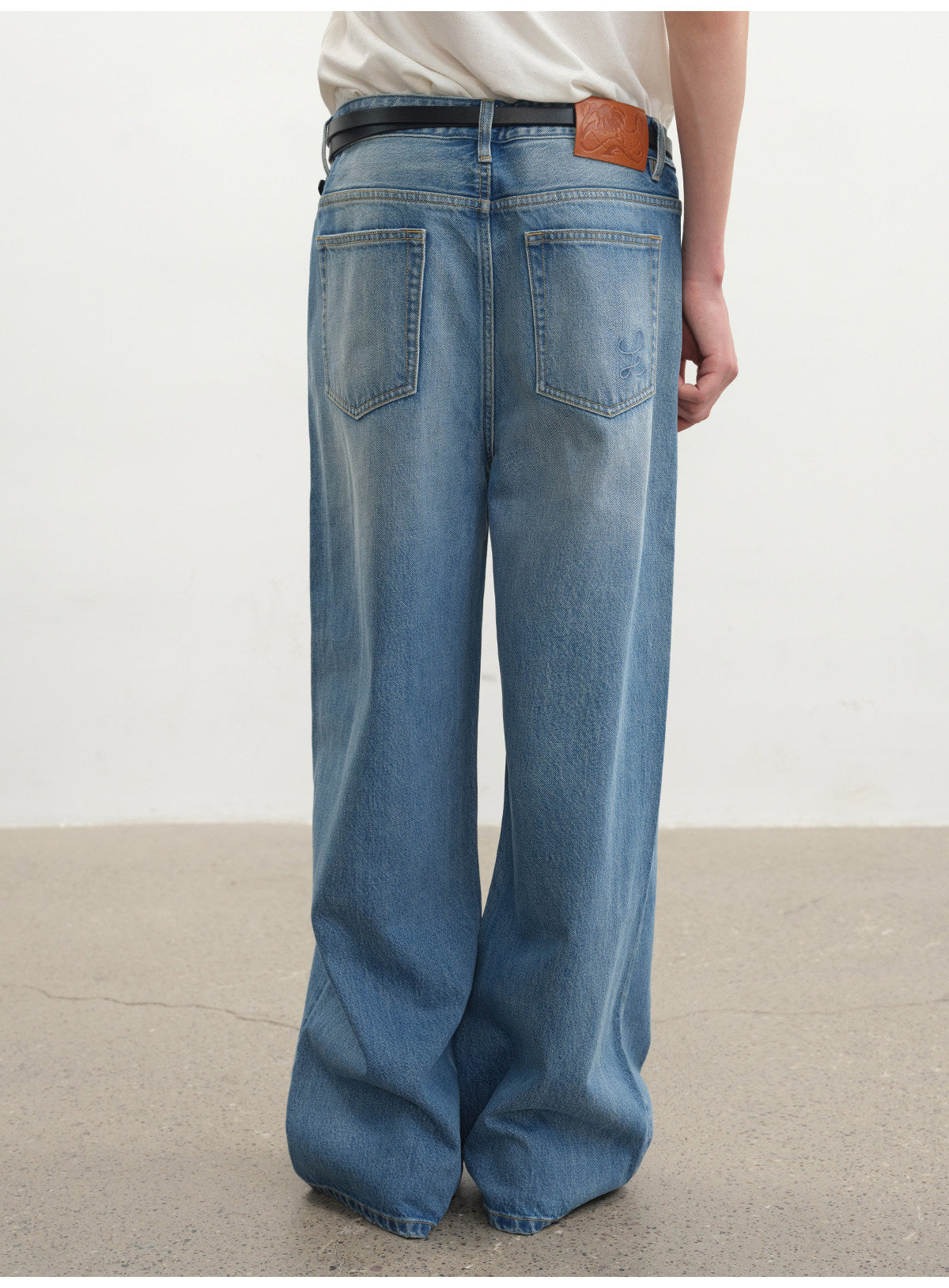 Straight Leg Washed Jeans