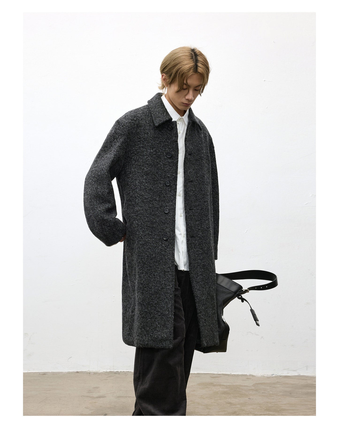 Long coat with single-breasted lapels