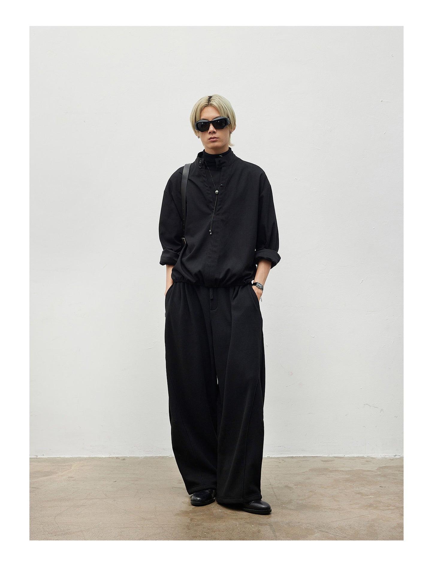 Curved Slit Sweatpants with Brushed Lining