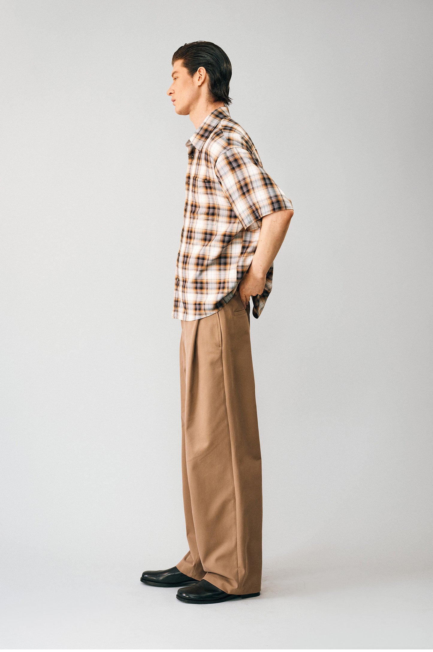 Gradient Check Double-Pocket Shirt