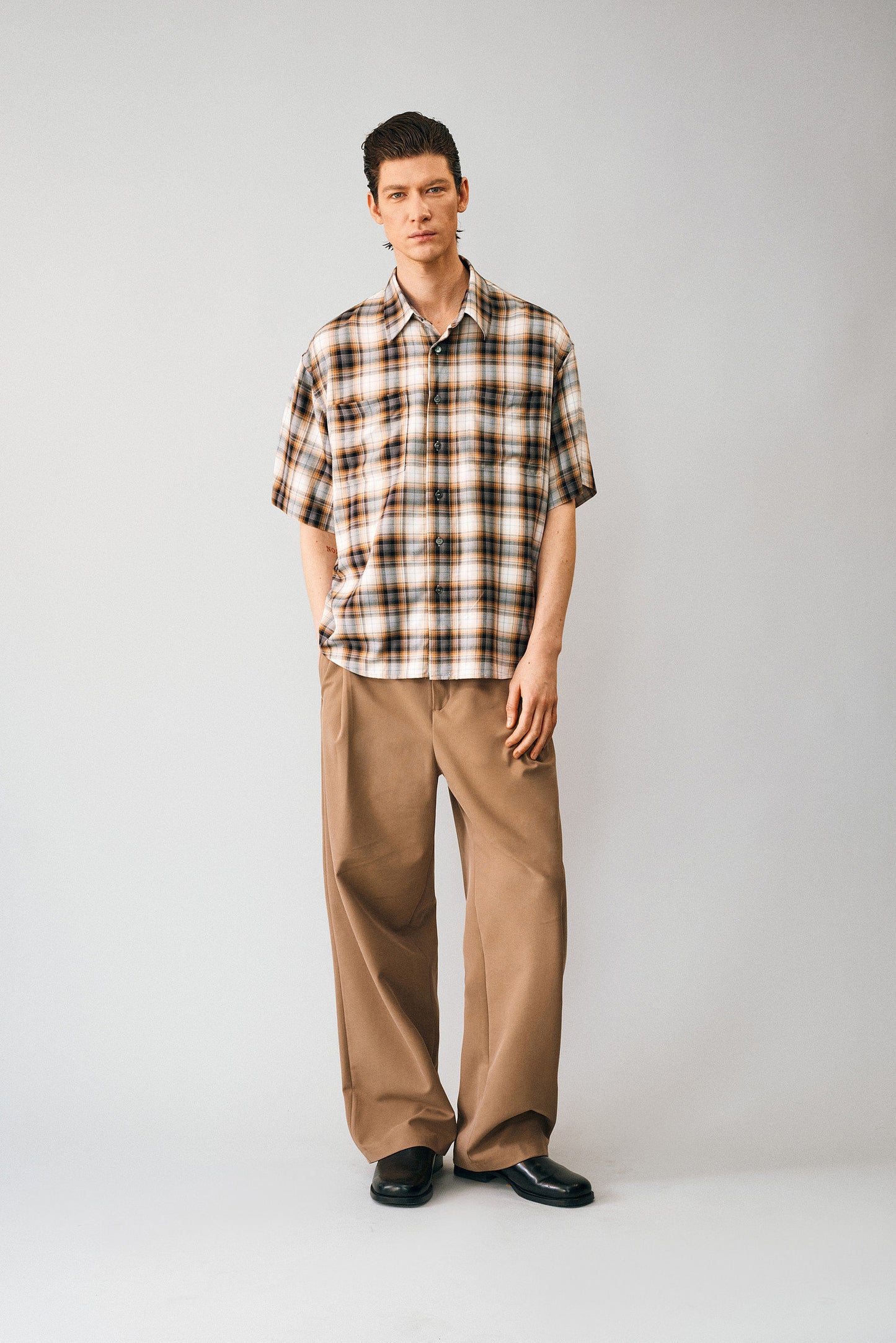 Gradient Check Double-Pocket Shirt