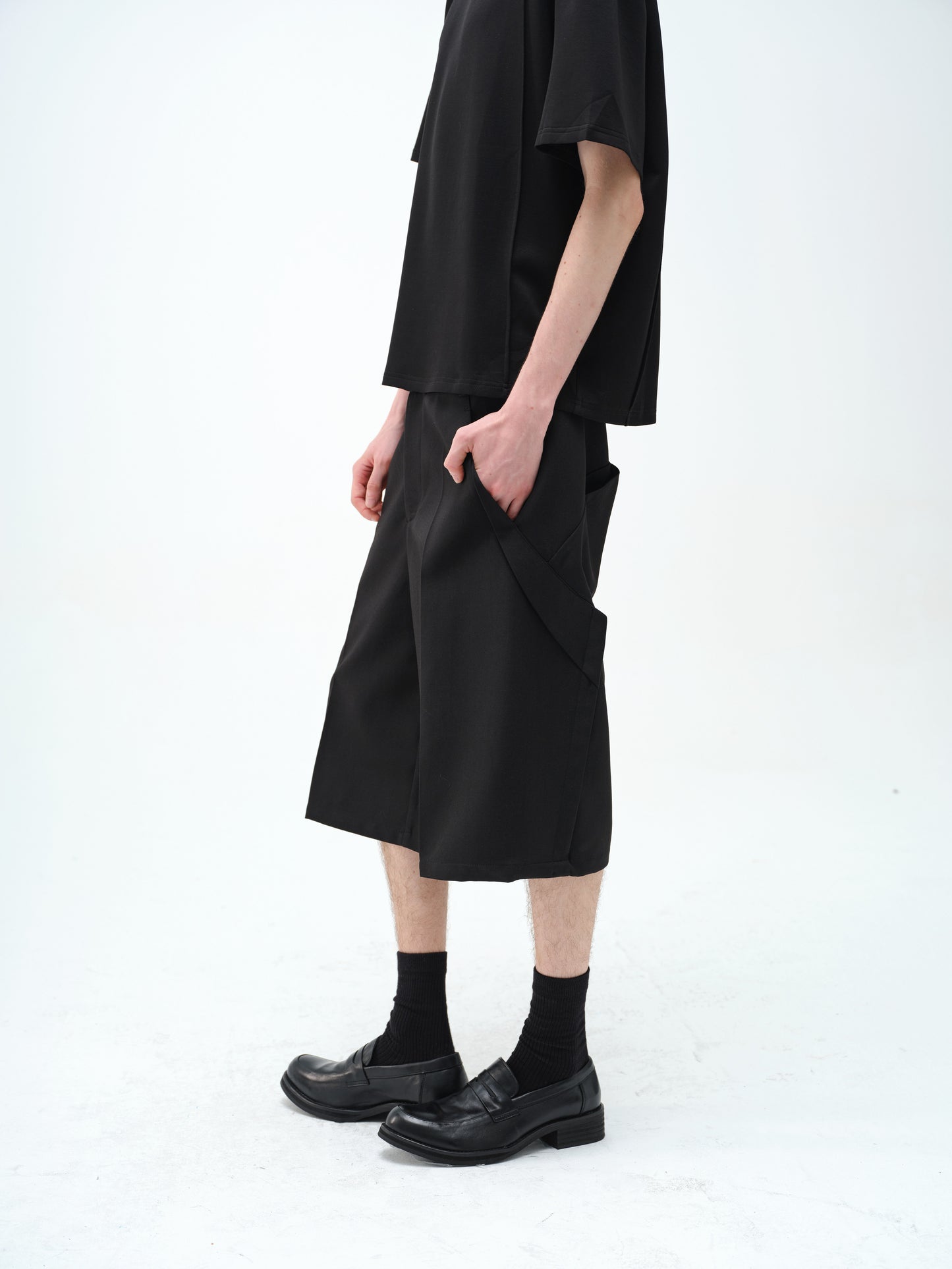 3D cropped shorts