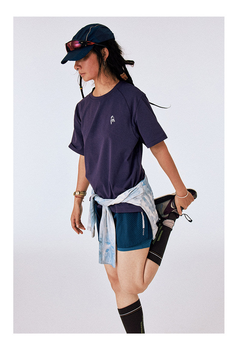 Moisture-wicking, quick-drying T-shirt