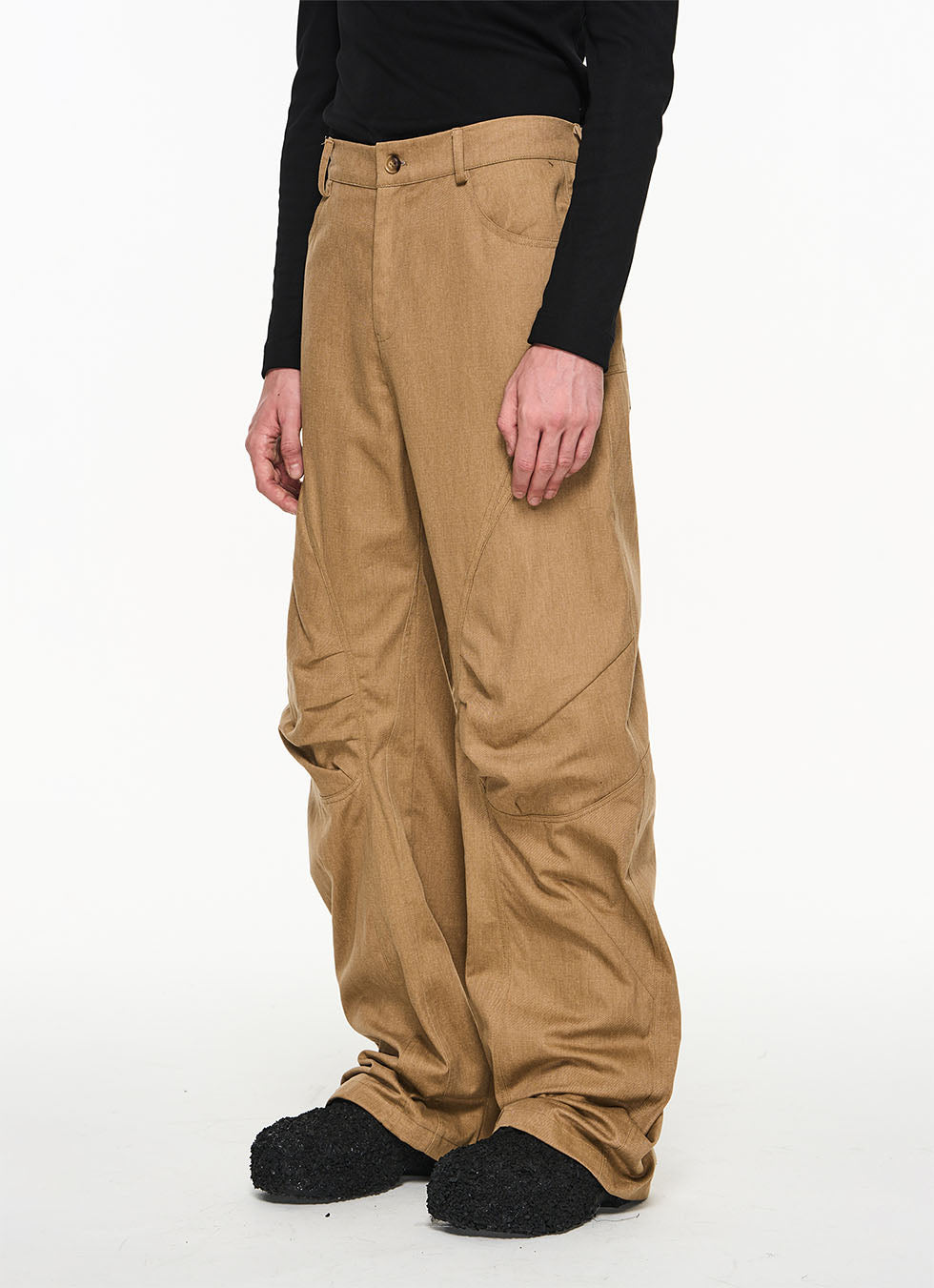 Specially shaped pleated three-dimensional straight loose pants