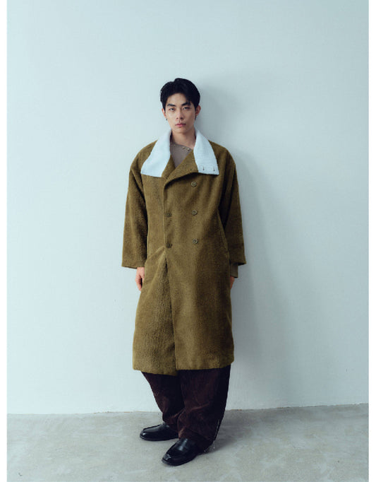 Double-breasted collar coat