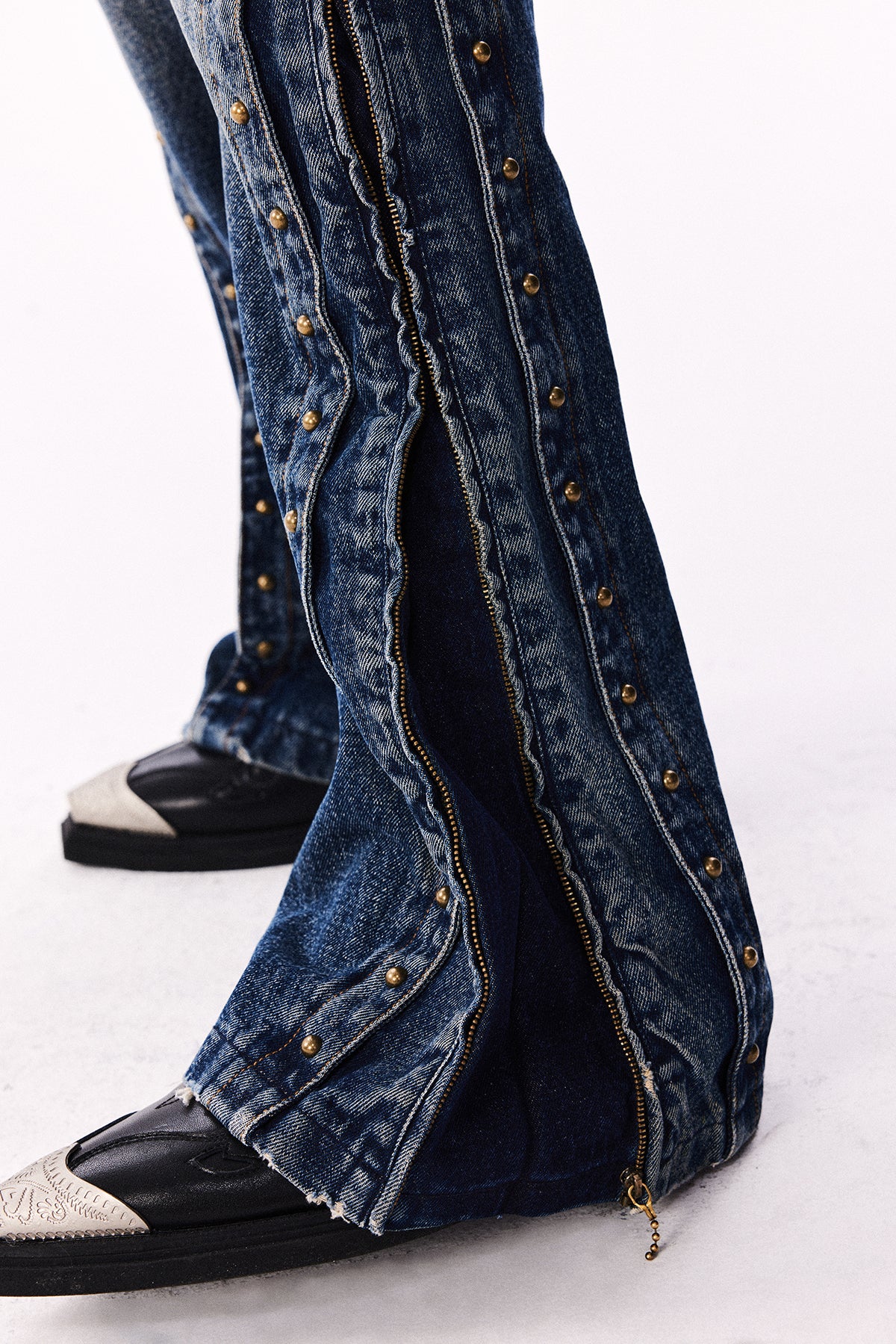 Retro Rivet Washed Damaged Zipper Jeans