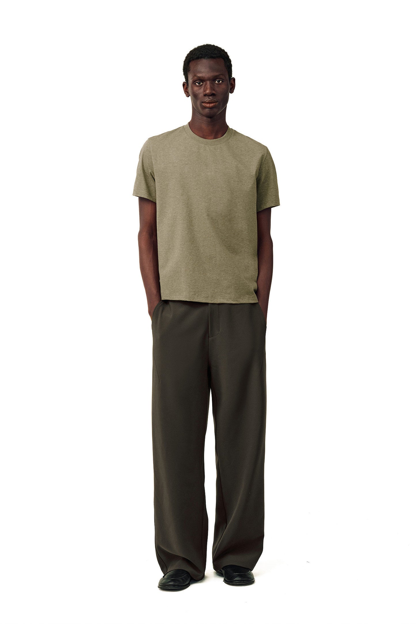 Wrinkle-resistant casual pants