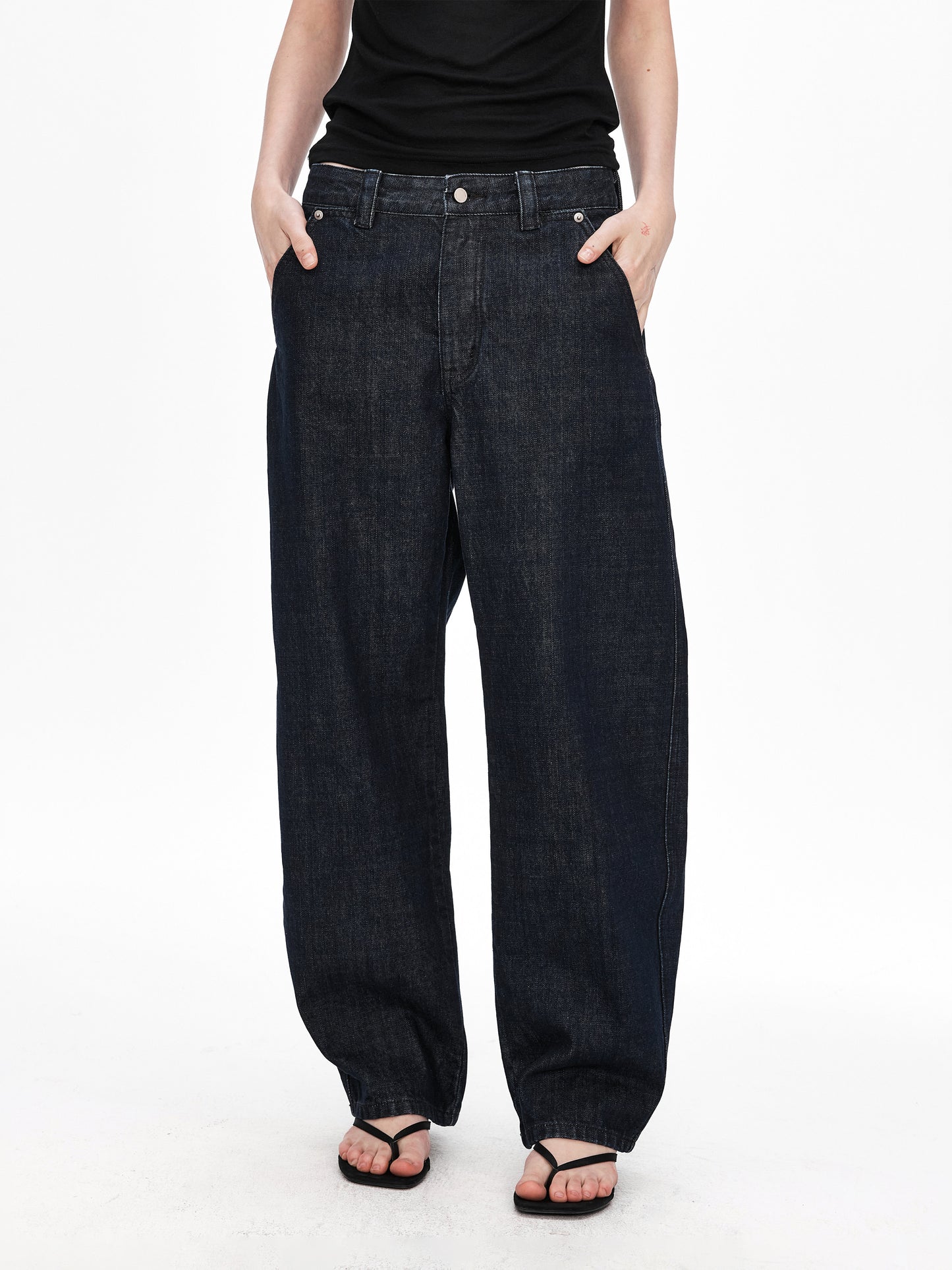 Curved-Tapered Denim Jeans